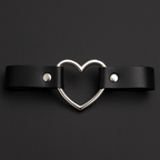 Choker cuero negro corazón accesorio gótico